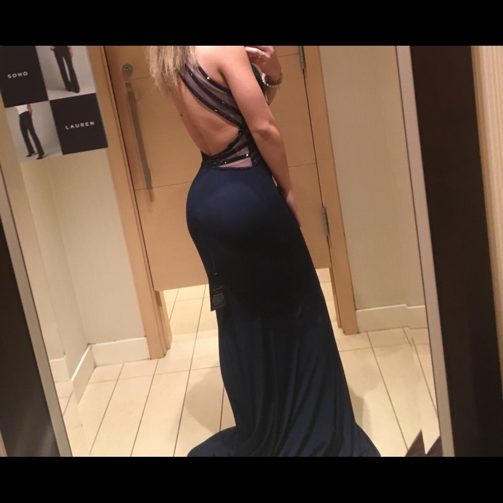 Bran new prom dress! - Picture 3 of 4